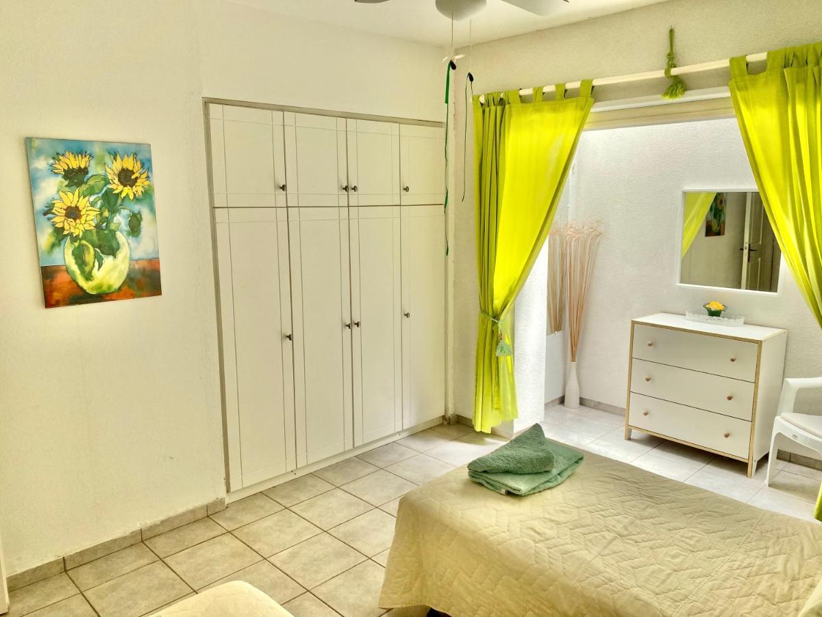 2 Bedroom, Sea Side Retreat *