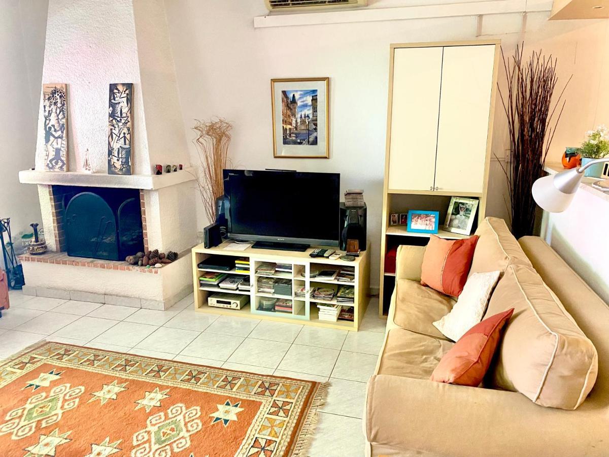 Apartment 2 Bedroom, Sea Side Retreat *