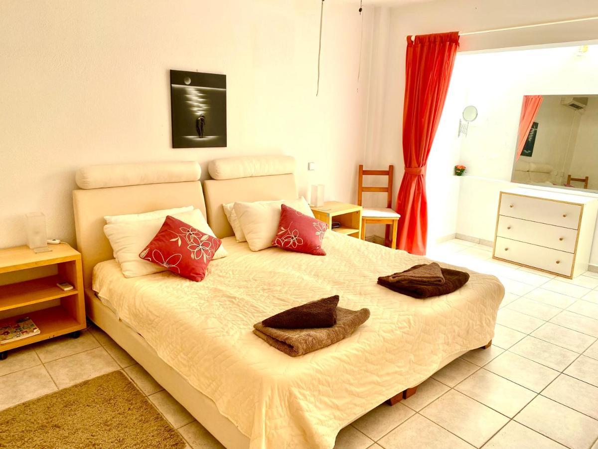 2 Bedroom, Sea Side Retreat